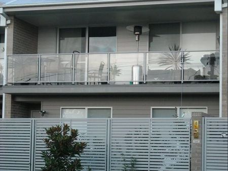 Modern Townhouse in Woy Woy - Photo 5