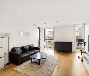 A modern one bedroom apartment in Ruskin Square, Croydon just a few... - Photo 1