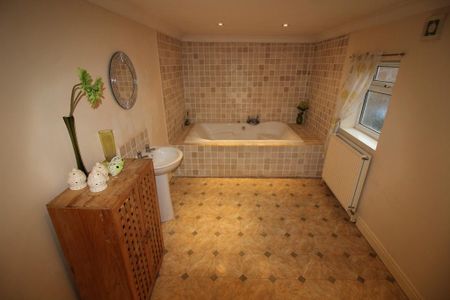 3 bedroom terraced house to rent - Photo 2