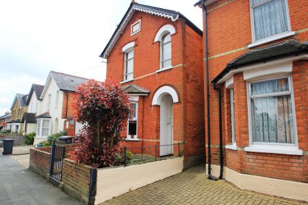 19A Chapel Avenue, Addlestone - 1 bedroomProperty for lettings - Seymours - Photo 4