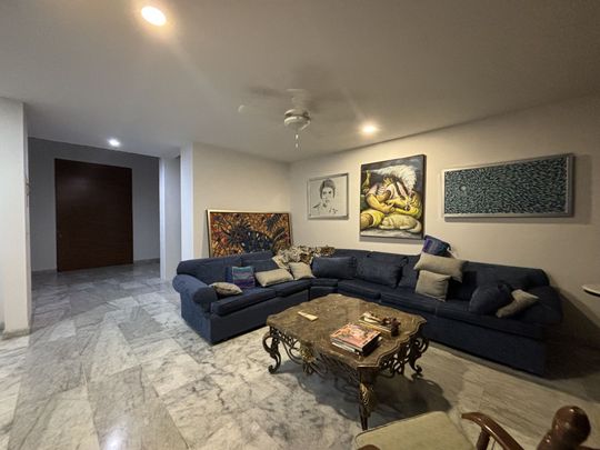 Casa de 5 recámaras, alberca, ubicada a 1 cuadra de Prolongación Montejo. - Photo 1