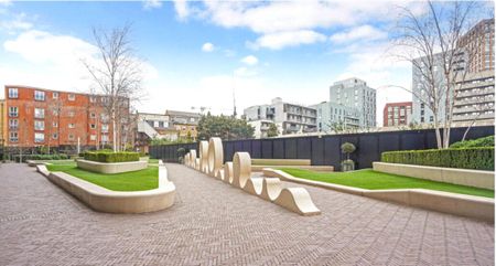 Roosevelt Tower, Williamsburg Plaza, London, E14 9NW - Photo 3