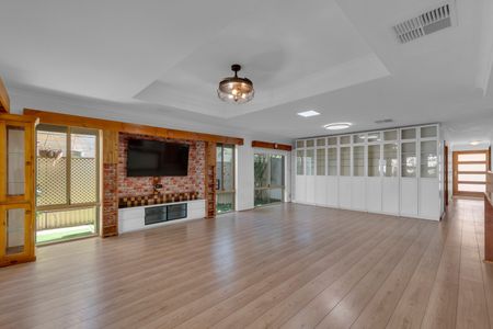 Fabulous Four Bedroom Family Home in Baldivis - Photo 4