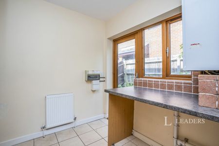 4 bedroom house to rent Carlton Road, Gosport, PO12 - Photo 4