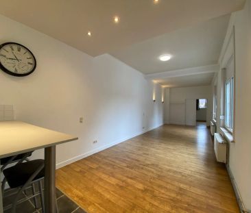 Ruim één-slaapkamerappartement te Halle-centrum - Photo 2