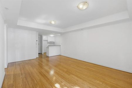 Unit 1/283 Spring Street, - Photo 4