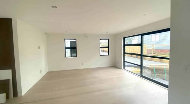 Modern Comfort and Style – Two-Year-Old Family... - Photo 1