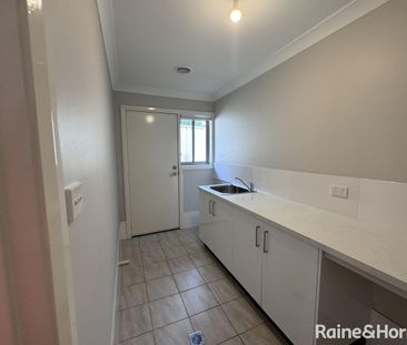 THREE BEDROOM HOME IN CENTRAL NORTH ORANGE - Photo 6