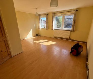 3 bedroom flat to rent - Photo 4