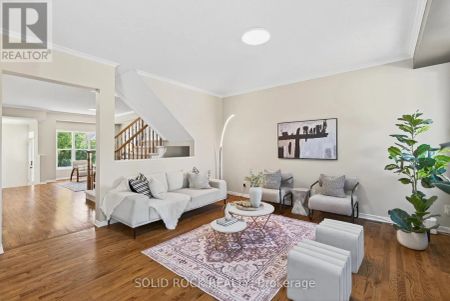 50 INSMILL CRESCENT - Photo 4