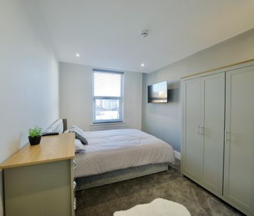 7 bedroom terraced house to rent - Photo 3