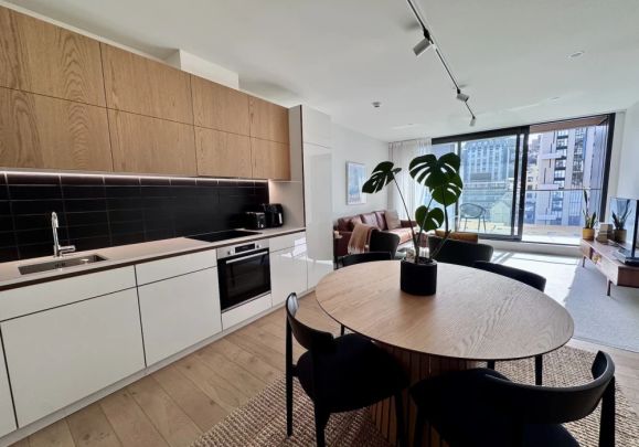 West facing one bedroom apartment with a large study/bedroom - Photo 1