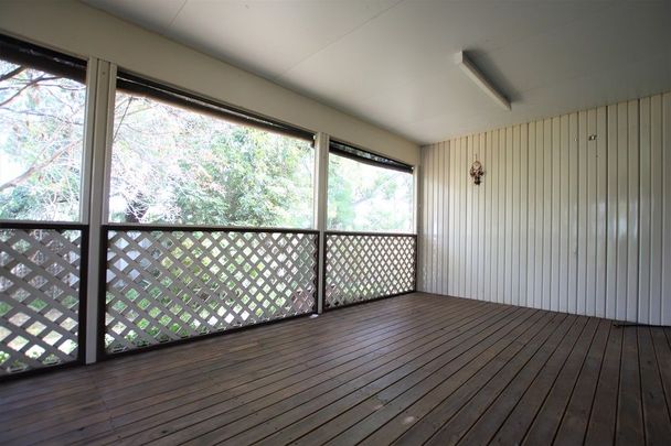 Charming One-Bedroom Granny Flat - Garden Oasis & Prime Location - Photo 1