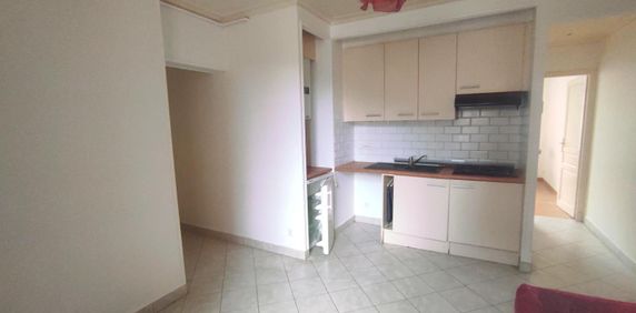 Location Appartement 2 pièces 33m² MILLAU 12100 - Photo 2