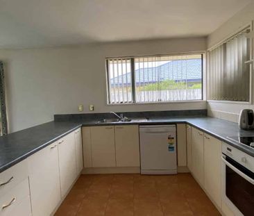 Sunny large 4 Bedroom in Wigram - Photo 3