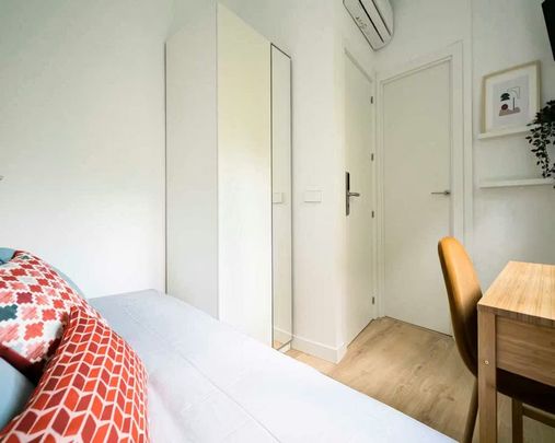 Calle de Alburquerque, Madrid, Community of Madrid 28010 - Photo 1