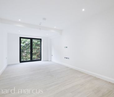 Bolters Lane, Banstead - Photo 2