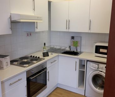 1 bed Flat in Union Street , Newton Abbot, TQ12 2JS - Photo 1
