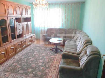 Apartament 4 camere, 90 mp, decomandat, zona strazii Parang - Fotografie 2