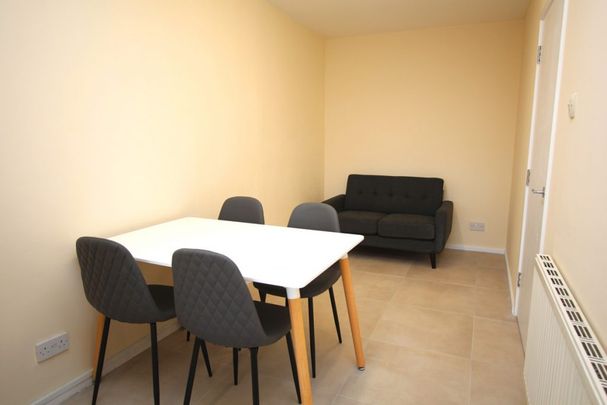 STUDENT Four Dbl Bedroom Flat – Surbiton (St. Marks Hill, KT6) - Photo 1