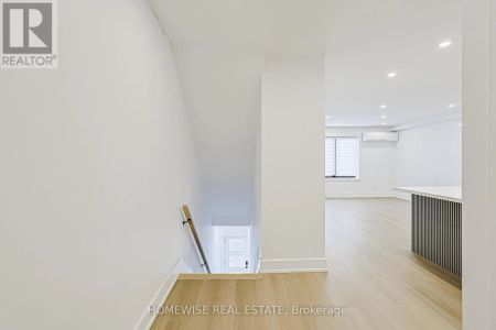 999 EGLINGTON AVENUE W - Photo 5