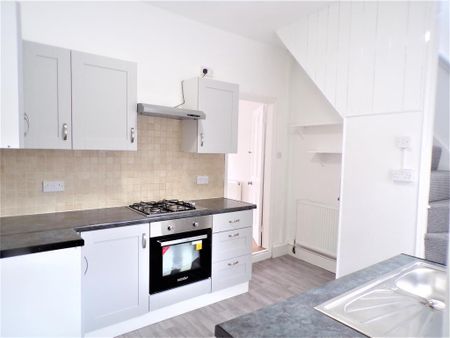 2 Bedroom Terraced House To Rent - Photo 5