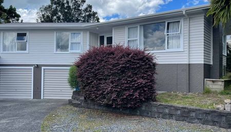 Charming Family Home in Onerahi - Photo 4