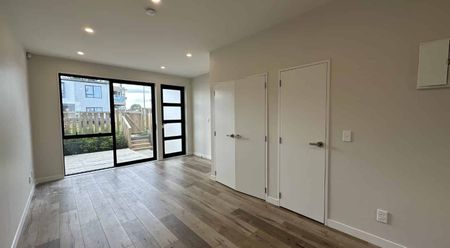 Spacious Two Bedroom In Westgate! - Photo 5