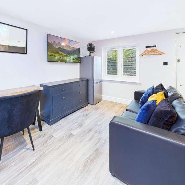 Stanley Avenue, Greenford, UB6 - Photo 1