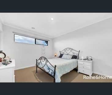Low maintenance & Location - Photo 6