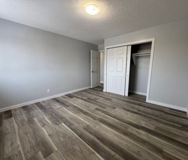 Modern and Spacious 3-Bedroom Apartment - SMALL PET FRIENDLY! - Photo 1