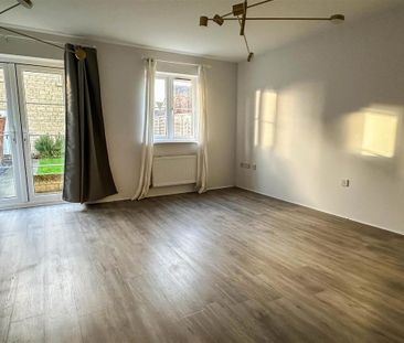 4 bedroom semi-detached house to rent - Photo 1