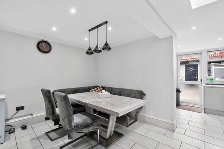Caistor Park Road, London, E15 3PR - Photo 3
