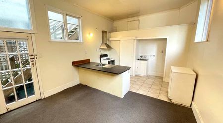 Central City suburban living in Tinakori Road - Photo 5