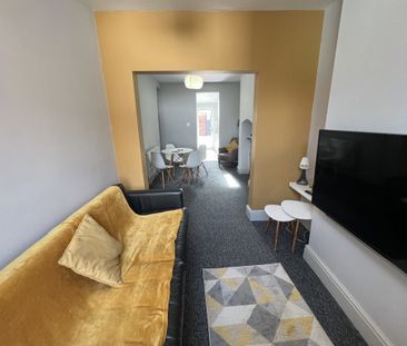 Earle Street, The Groves - P10496 - Photo 2