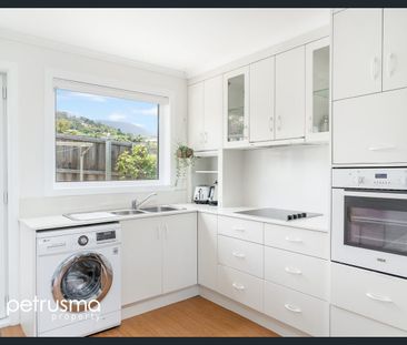 Private Townhouse with Views - Photo 6