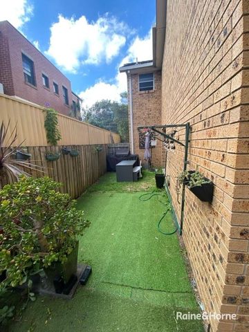 2/54 Minneapolis Crescent, Maroubra NSW 2035 - Townhouse For Rent | Domain - Photo 2