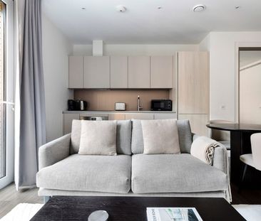 Bloom Nine Elms, Nine Elms Lane - Photo 2