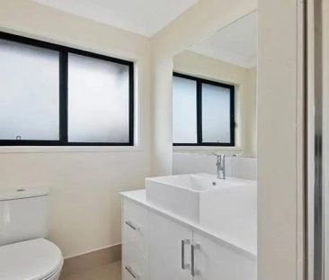 “Modern Family Home in Popular Bundamba” - Photo 2