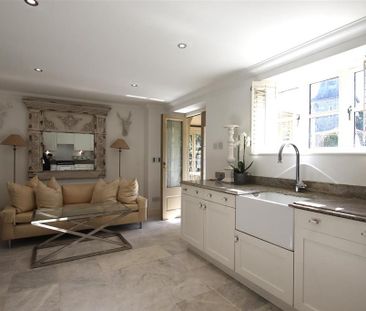 2 bedroom end of terrace house to rent - Photo 2