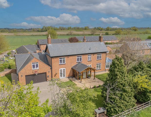 5 bed detached house to rent in Lion House, Stoughton Lane, Stoughton, Leicester - Photo 1