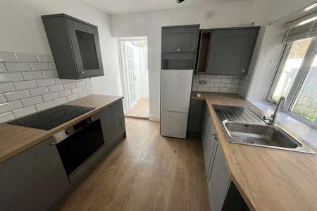 Lower Parkstone, Poole, BH14 - Photo 2