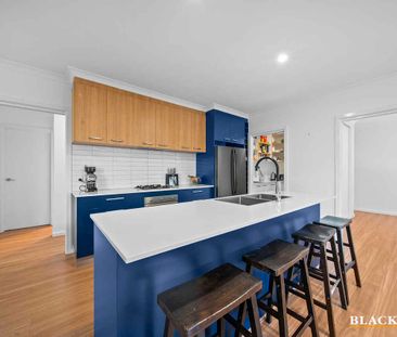 Spacious & Solar-Powered Home - Photo 2