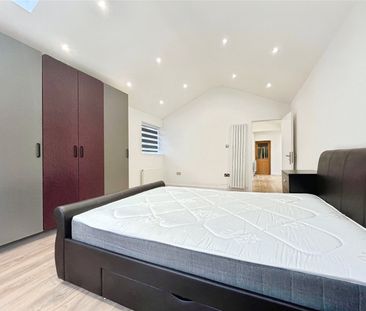 Middle Hill, Egham, Surrey, UK, TW20 0JQ - Photo 5