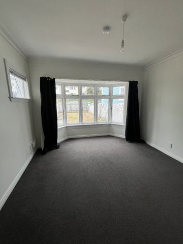 74 Daniell Street, Newtown - Photo 2