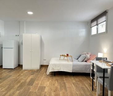 Calle de Carlos Dabán, Madrid, Community of Madrid 28019 - Photo 6