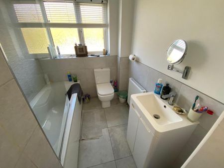 2 bedroom terraced house to rent - Photo 4