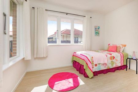 Charming 3BR Home in Papakura! - Photo 3