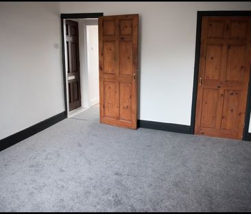 3 Bed Terraced House, Abbeydale Road, S7 - Photo 1