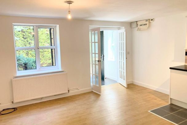 Chesterfield, Old whittington - Photo 1